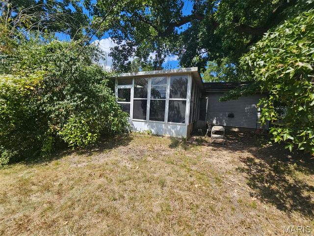 5232 Priorybrook Road, Black Jack, MO 63033