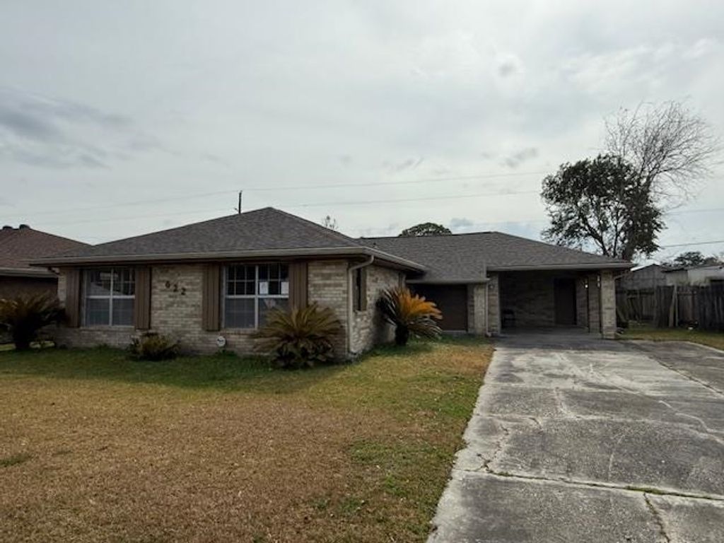 622 Douglas Dr, Houma, LA 70364