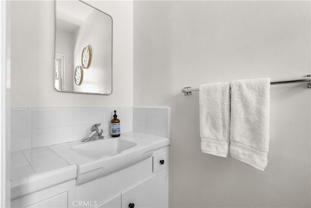 5704 Larryan Drive, Woodland Hills, CA 91367
