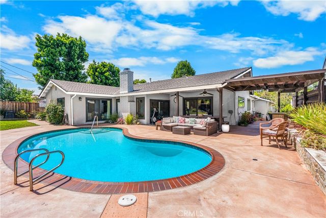 5704 Larryan Drive, Woodland Hills, CA 91367