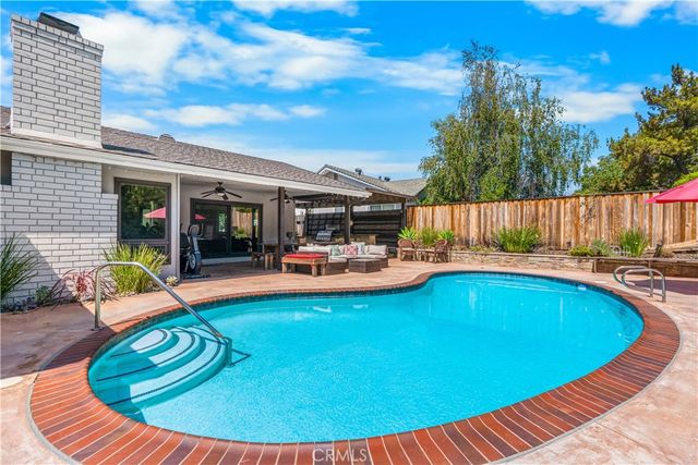 5704 Larryan Drive, Woodland Hills, CA 91367