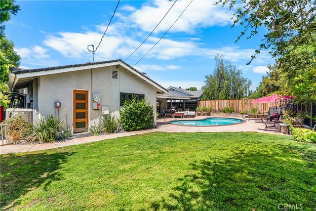 5704 Larryan Drive, Woodland Hills, CA 91367