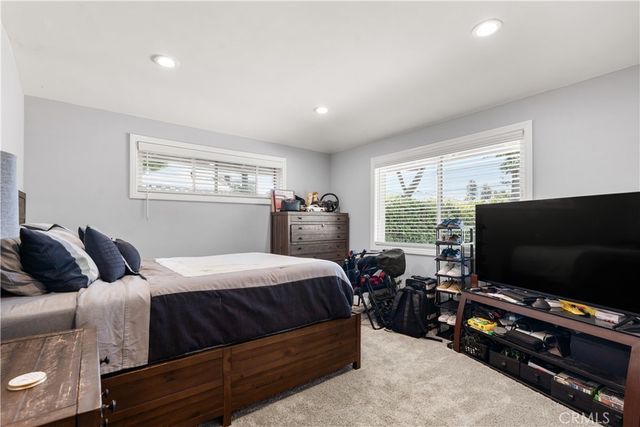 5704 Larryan Drive, Woodland Hills, CA 91367
