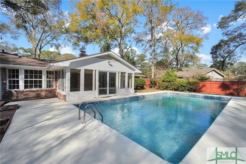 Image 1 of property listing at 105 Carlton Road, Savannah, GA 31410