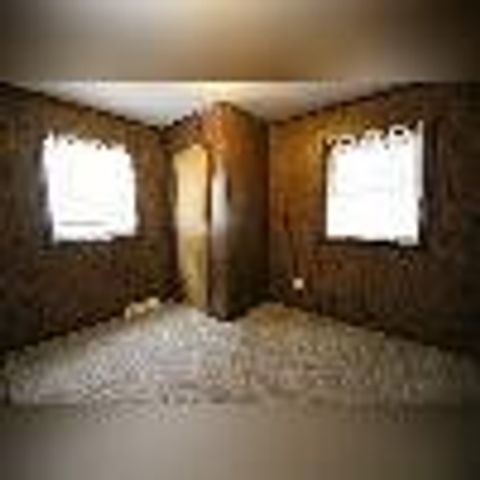 936 E Mahan Avenue, Hazel Park, MI 48030