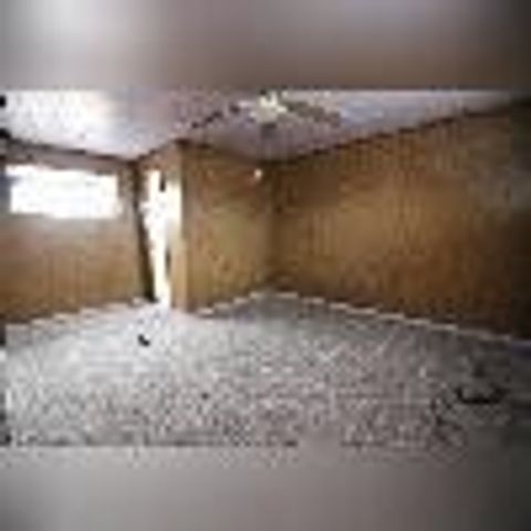 936 E Mahan Avenue, Hazel Park, MI 48030