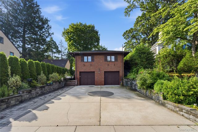 255-24 Iowa Road, Little Neck, NY 11362