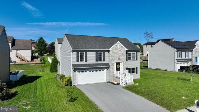 9 OLDFIELD AVE, Jonestown, PA 17038