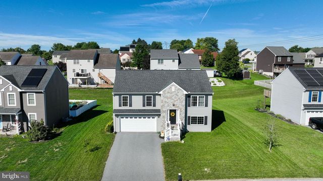 9 OLDFIELD AVE, Jonestown, PA 17038
