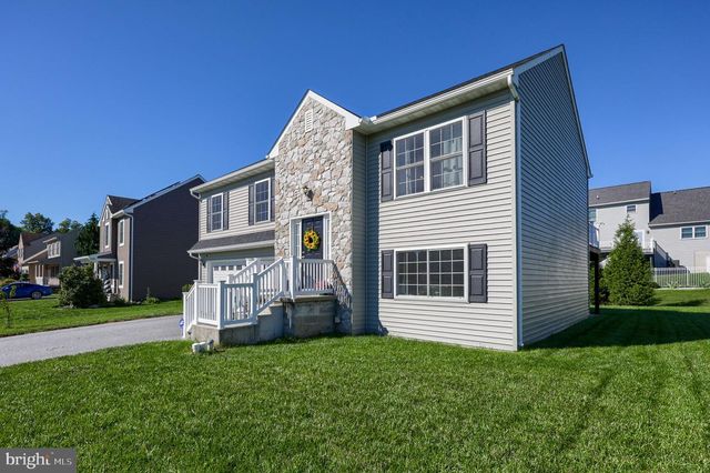 9 OLDFIELD AVE, Jonestown, PA 17038