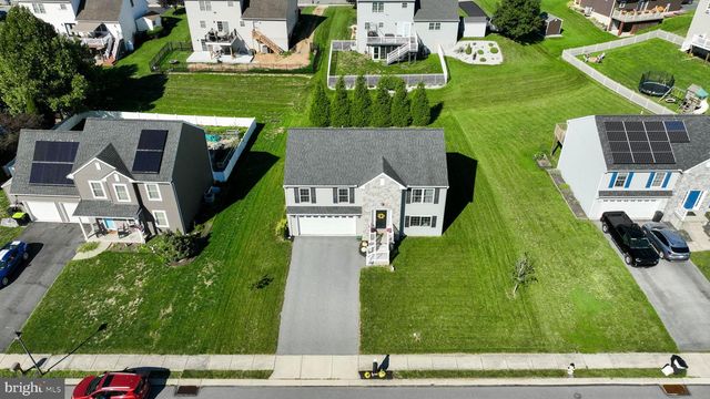 9 OLDFIELD AVE, Jonestown, PA 17038