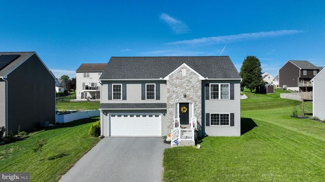 9 OLDFIELD AVE, Jonestown, PA 17038