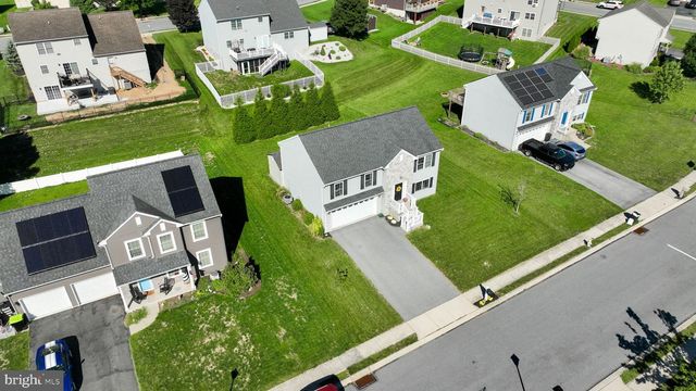 9 OLDFIELD AVE, Jonestown, PA 17038
