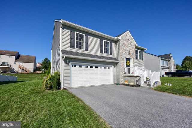 9 OLDFIELD AVE, Jonestown, PA 17038