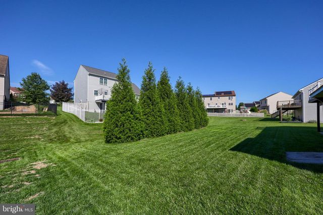 9 OLDFIELD AVE, Jonestown, PA 17038