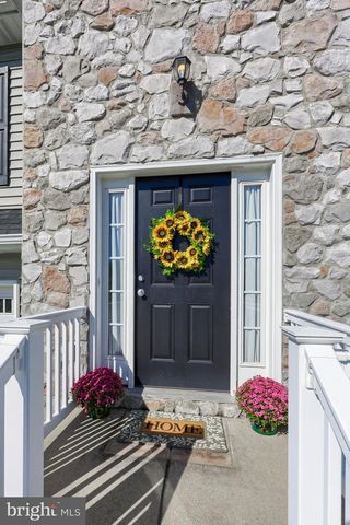 9 OLDFIELD AVE, Jonestown, PA 17038