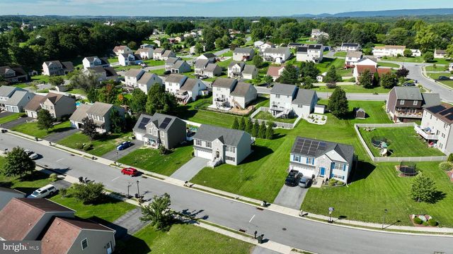 9 OLDFIELD AVE, Jonestown, PA 17038