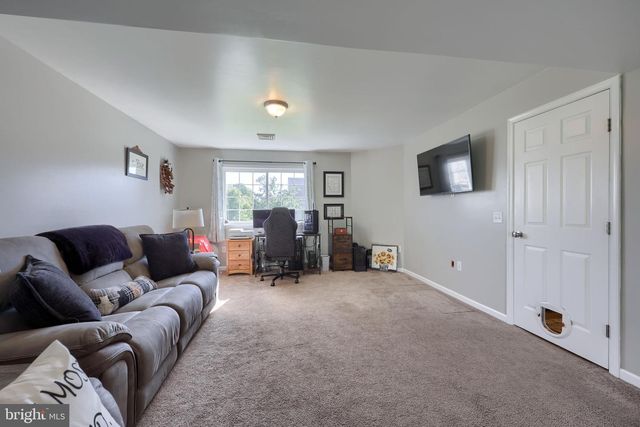 9 OLDFIELD AVE, Jonestown, PA 17038