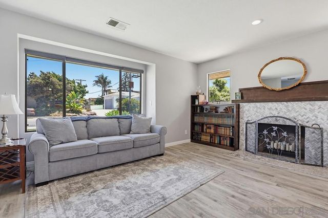 1174 Concord, San Diego, CA 92106