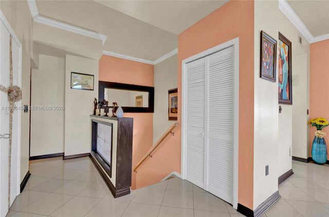 7400 W 20th Avenue 402, Hialeah, FL 33016