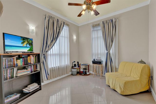 7400 W 20th Avenue 402, Hialeah, FL 33016
