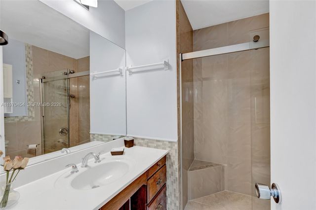 7400 W 20th Avenue 402, Hialeah, FL 33016