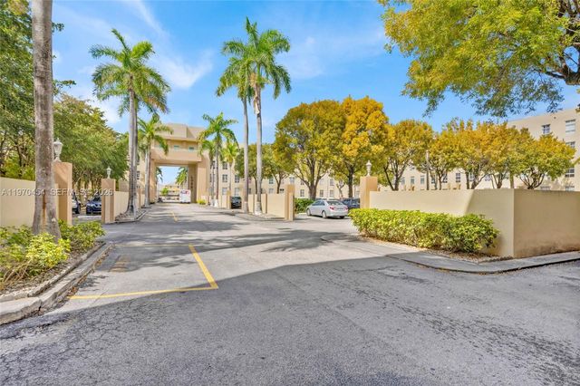 7400 W 20th Avenue 402, Hialeah, FL 33016