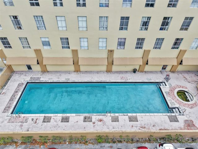 7400 W 20th Avenue 402, Hialeah, FL 33016