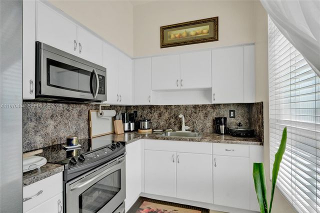 7400 W 20th Avenue 402, Hialeah, FL 33016