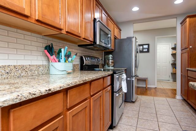 326 Country Bluff Drive, Branson, MO 65616