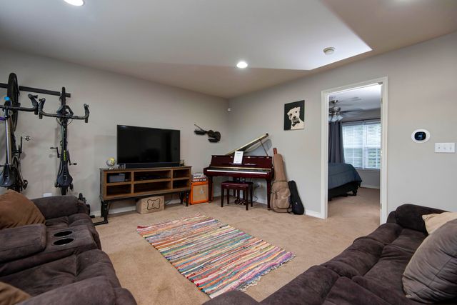 326 Country Bluff Drive, Branson, MO 65616