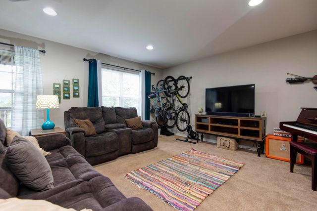 326 Country Bluff Drive, Branson, MO 65616