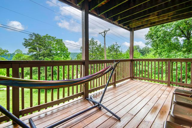 326 Country Bluff Drive, Branson, MO 65616