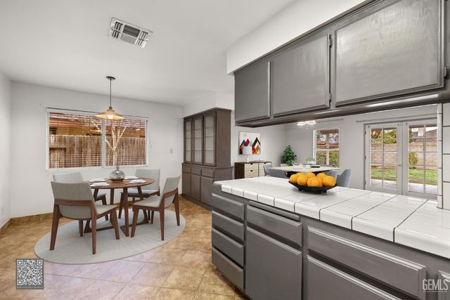 10000 Marilee Avenue, Bakersfield, CA 93312