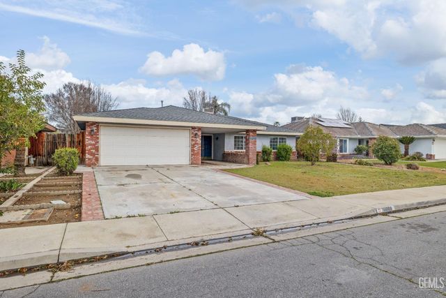 10000 Marilee Avenue, Bakersfield, CA 93312