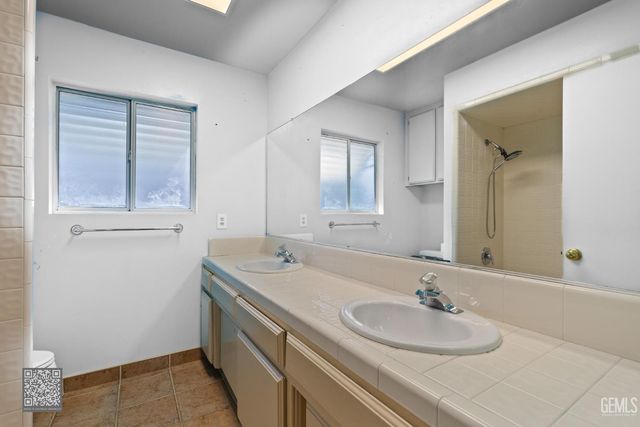 10000 Marilee Avenue, Bakersfield, CA 93312