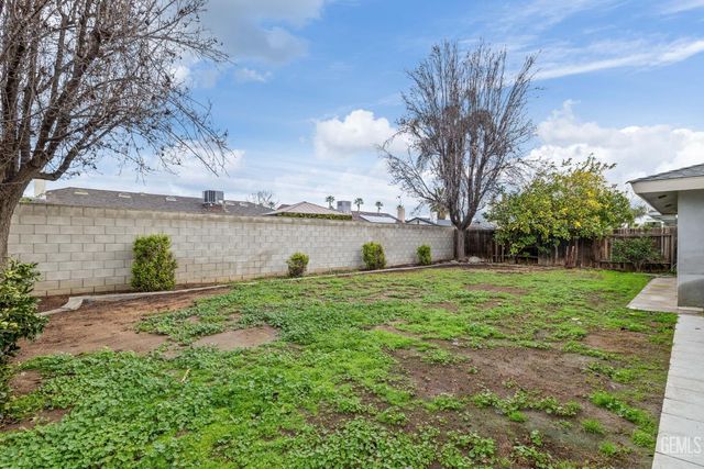 10000 Marilee Avenue, Bakersfield, CA 93312