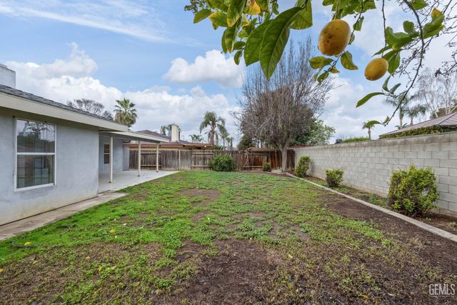 10000 Marilee Avenue, Bakersfield, CA 93312