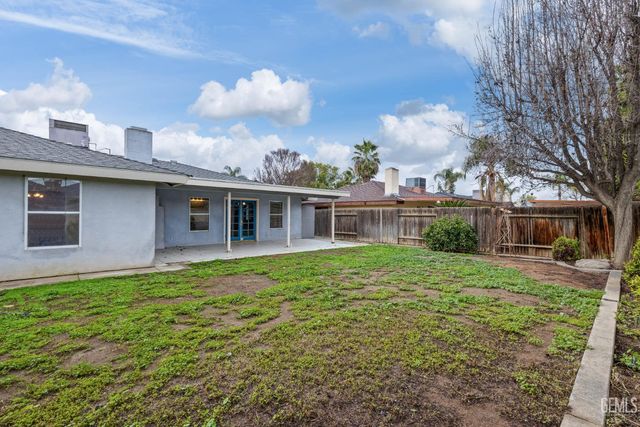 10000 Marilee Avenue, Bakersfield, CA 93312
