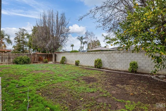 10000 Marilee Avenue, Bakersfield, CA 93312