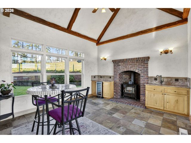 18380 S FERGUSON Rd, Oregon City, OR 97045