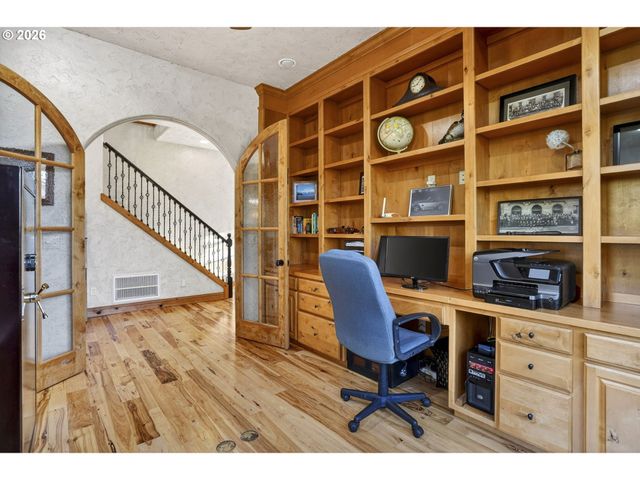 18380 S FERGUSON Rd, Oregon City, OR 97045