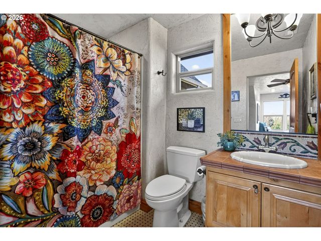 18380 S FERGUSON Rd, Oregon City, OR 97045