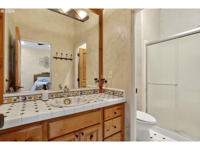 18380 S FERGUSON Rd, Oregon City, OR 97045