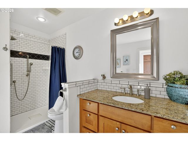 18380 S FERGUSON Rd, Oregon City, OR 97045