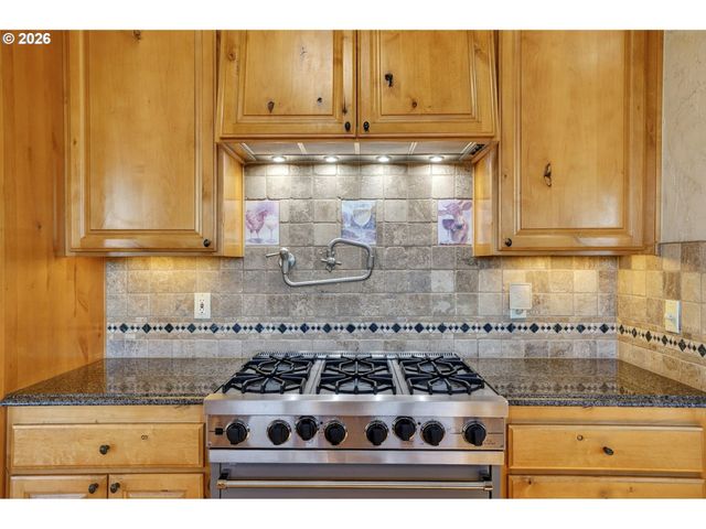 18380 S FERGUSON Rd, Oregon City, OR 97045