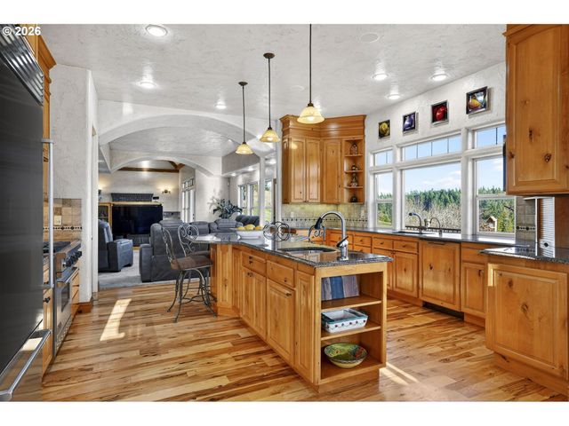 18380 S FERGUSON Rd, Oregon City, OR 97045