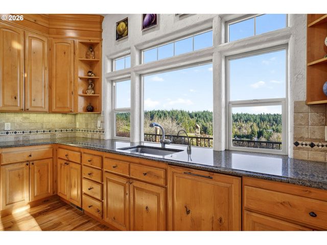 18380 S FERGUSON Rd, Oregon City, OR 97045