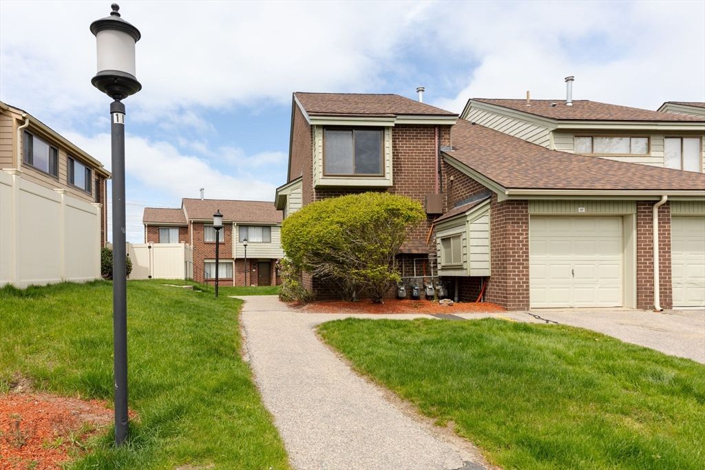 37 Elderwood Drive 37, Stoughton, MA 02072