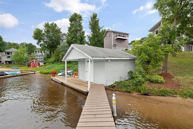 15657 Lakeview Drive, Buchanan, MI 49107